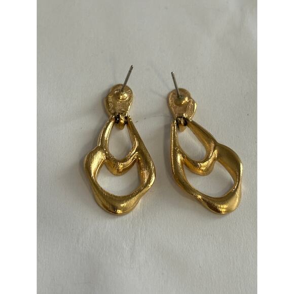 Vintage Trifari Gold Tone Earrings Doorknocker Style - Picture 2 of 2